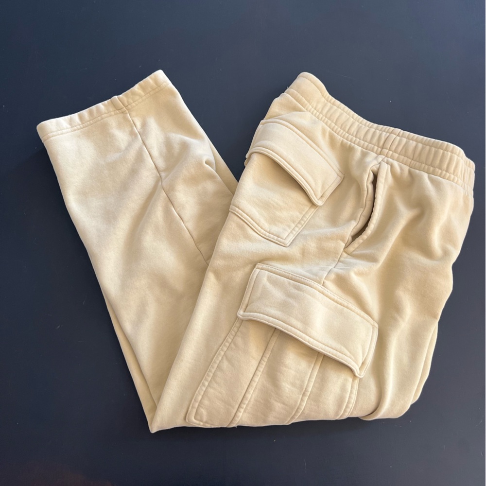 Aritzia TNA Cozy Fleece Mega cargo sweatpants size XS Lemongrass yellow